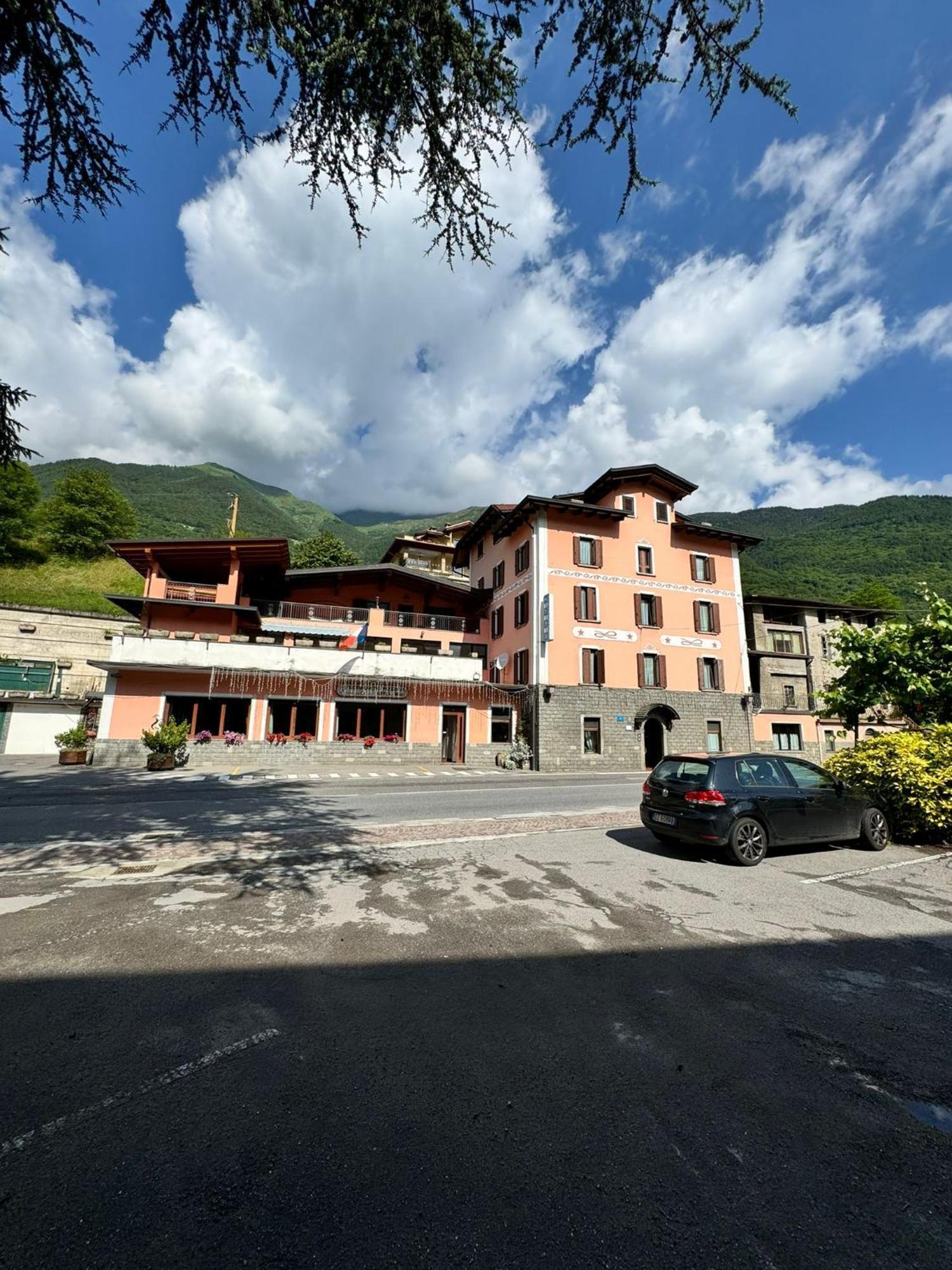 Hotel Eternita Malonno Zewnętrze zdjęcie